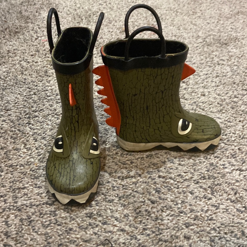 Boys boots